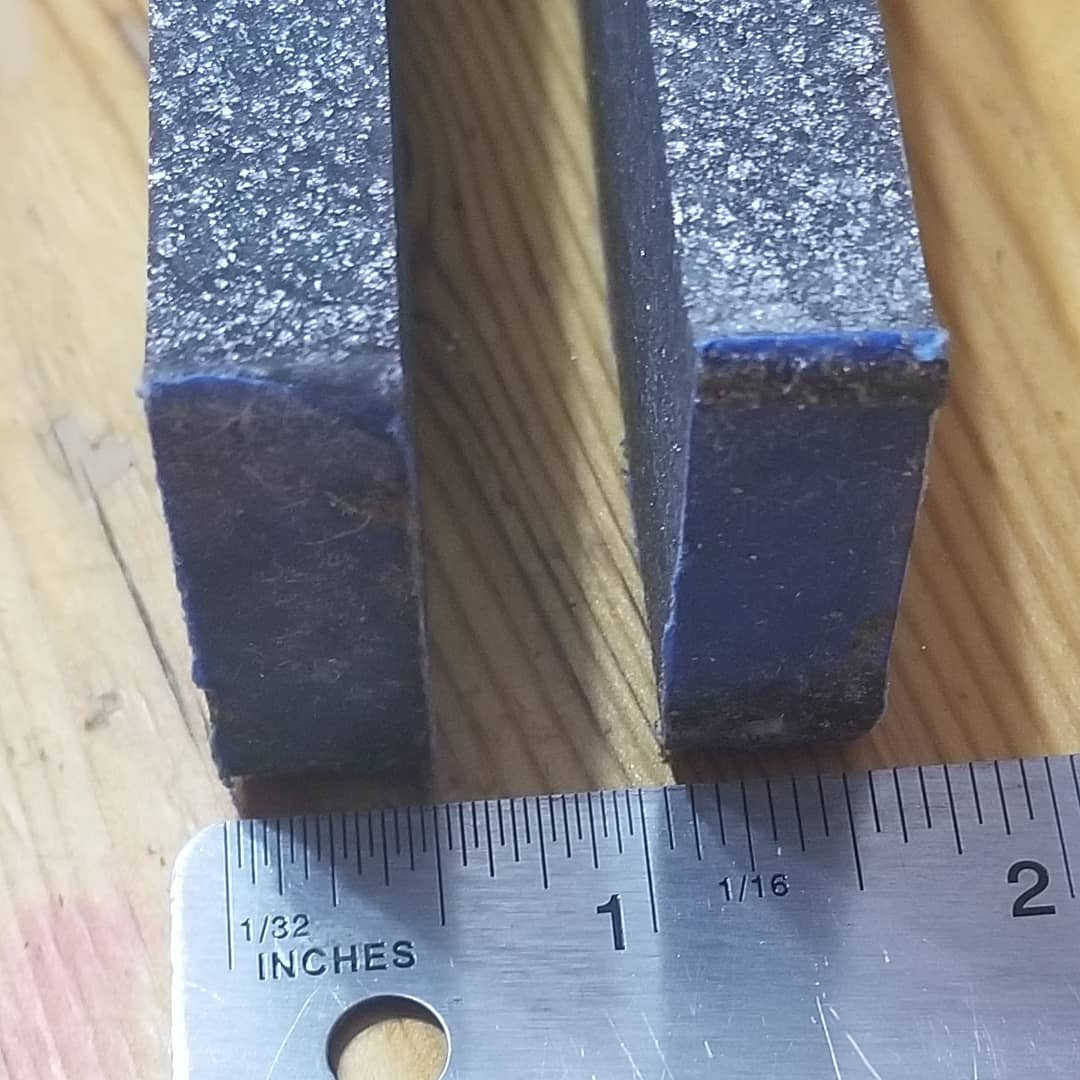KnifeUsa's tweet photo. Speckled aluminum knife scales.

$18 with PayPal.  Message to buy. Price includes shipping to the continental US

Length: 5.375"
Width: 1.625"
Thickness: 0.5"

Aluminum shavings encased in epoxy resin https://t.co/ewUwxsSU6Z