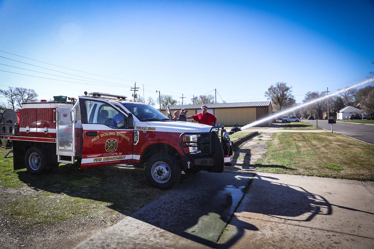WeisFireSafety's tweet photo. We want to thank the Red Boiling Springs Fire Department from Macon County, Tennessee. It was a privilege to build this apparatus for your department, and we want to welcome you to the Weis family. #weisfiresafety #fireapparatus #firetruck #redboilingsprings https://t.co/5W2b0FnNkY