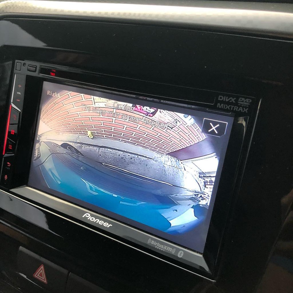 MetraElectronic's tweet image. Keep those rims from getting scratched! @REOauto in Trinidad &amp;amp; Tobago shows us another great use for the iBEAM 360 degree camera system: keeping your rims safe when going through the drive-thru! 

#iBEAMsafety #360degreecamera #360vehiclecamera #MetraElectronics #WeAre12volt