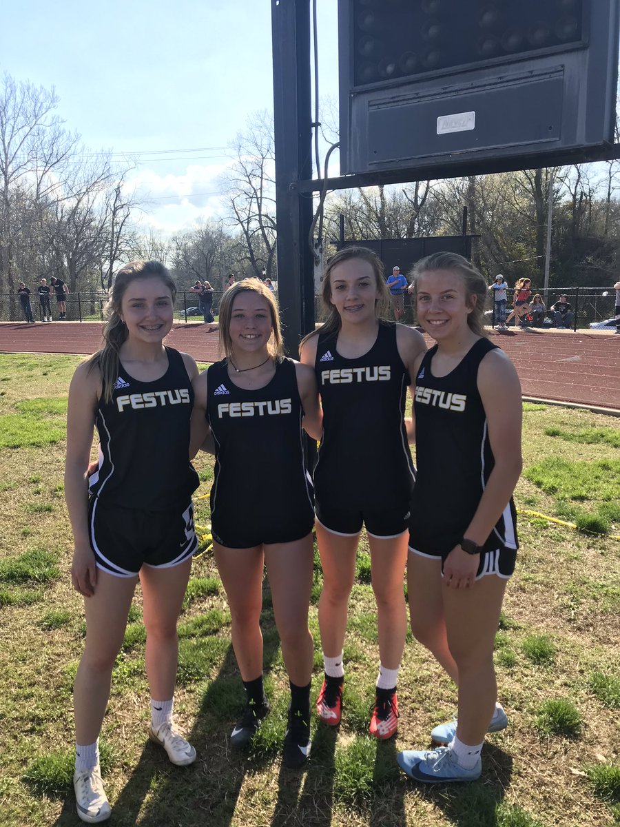 coachMcFMS's tweet photo. 8th grade girls smash school record with a time of 1:05.66 in 100m shuttle hurdle relay. Great job girls!! Congrats!!! Josie Allen, Ella Shy, Lauren Mills, Alexis Biehle https://t.co/bbimImVFz2
