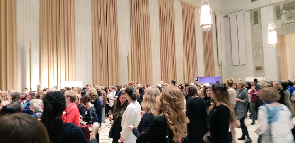 A packed house this eve for #WomenontheHill. A great event to remind us that women from all sides, all sectors, and all across Canada are doing amazing things, but let's not forget that we can do better. We must strive for equality #BalanceforBetter #addwomenchangeeverything