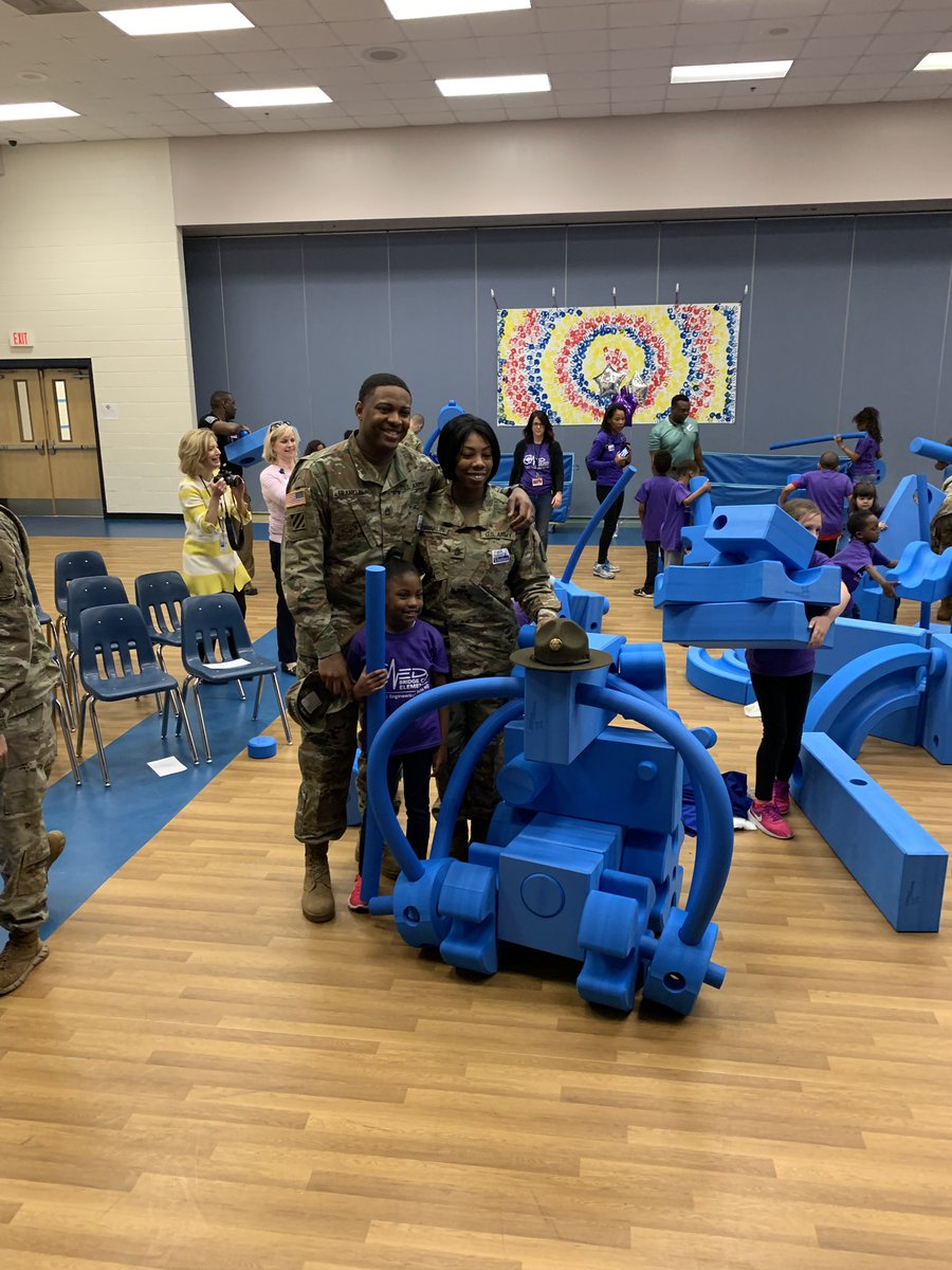 KaboomIPgrants's tweet photo. Today, @RichlandTwo's Bridge Creek Elementary received a new #ImaginationPlayground as part of The @CarMax Foundation's #WeekofPlay!
To learn more about @CarMax's commitment to serving military families through play, visit: https://t.co/05imavJ0nV.
#MonthofTheMilitaryChild https://t.co/OVxbSh57S8