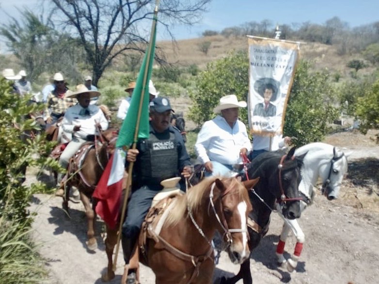 sspc_morelos's tweet photo. A través de la Policía Montada se brindó apoyo a la XXII Cabalgata Zapatista que partió de Tepalcingo y concluyó en Chinameca, mpio de Ayala, con motivo del Aniversario Luctuoso del General Emiliano Zapata Salazar. 
#SeguridadCiudadana #PolicíaMorelos https://t.co/ghDzxV7fJy