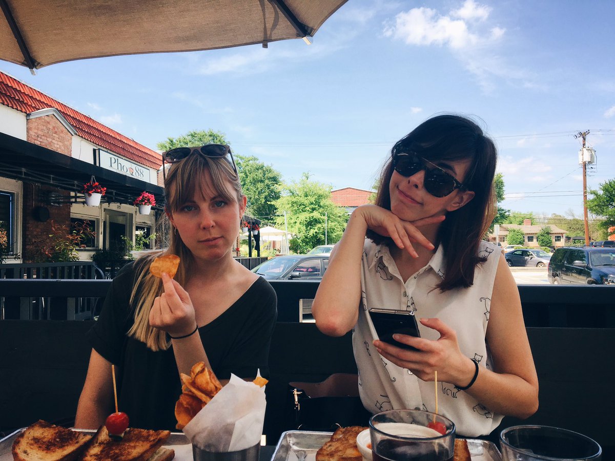 gabbyj64's tweet image. Had so much fun doing Tea Training, visiting Brewed in Bishop Arts, and eating some Yums with these two amazing peoples! Love y’all! 
#dallasfun #theculturedcup #brewedbishoparts #gettingeducated #dallasgrilledcheeseco #beautifulpeople #friends #adventures