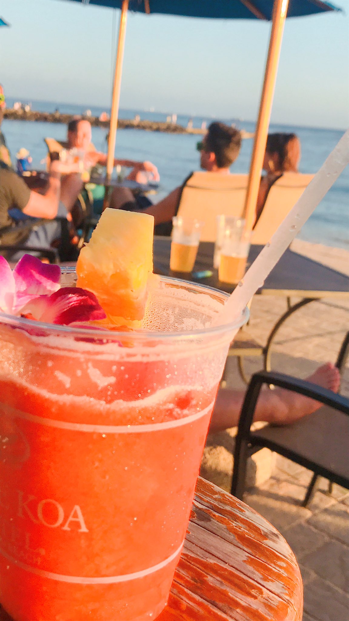 Tochigi 美活日記 30 Hawaiiのサンセット トロピカルジュースも一緒に飲みながら 綺麗すぎる 幸せ Hawaii Honolulu サンセット サンセットビーチ 綺麗な海 トロピカルジュース ハワイアン ジュース Happy T Co