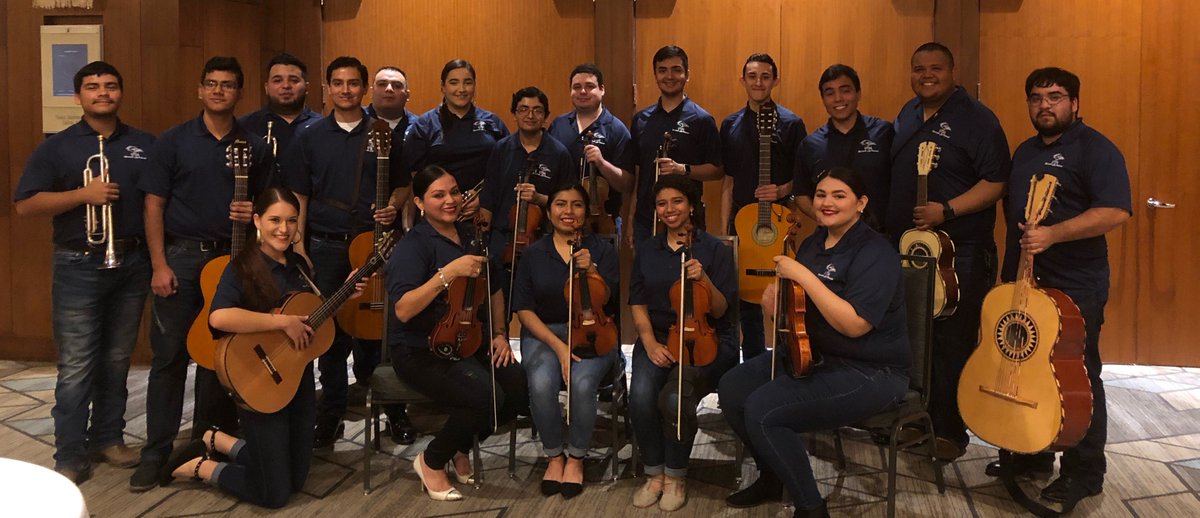 Hey 'Runners, #utsamusic has launched a crowdfunding campaign to raise funds for new trajes for Mariachi Los Paisanos. Follow the link to donate: ow.ly/1xhk30omXS0 Every contribution makes an impact!