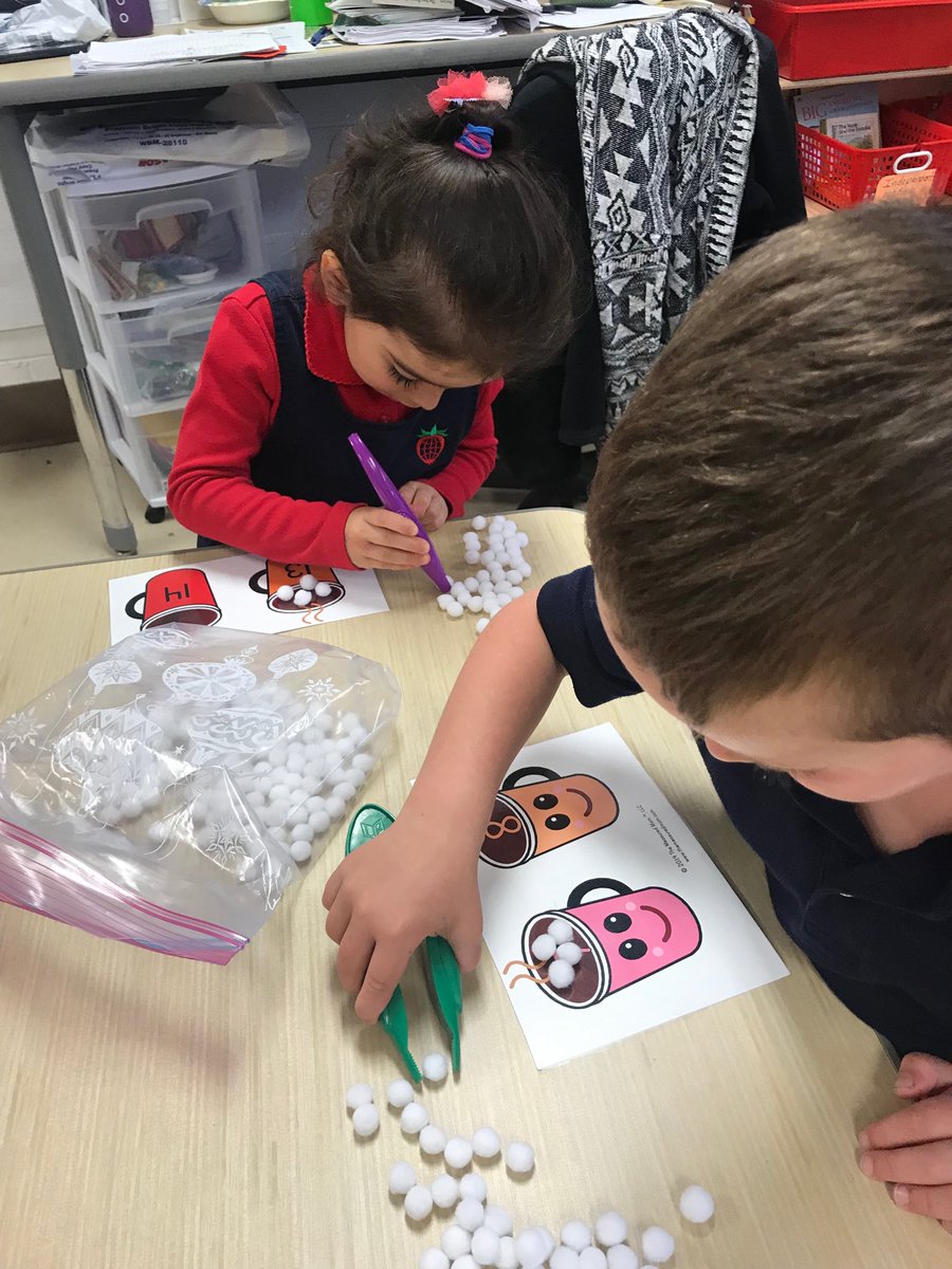 sandrajill7's tweet image. Combining fine motor and numeracy skills in this engaging activity. ⁦@StrawberryIB⁩ ⁦@JillTomas1⁩ #spsmind ⁦@ibpyp⁩ #ATL