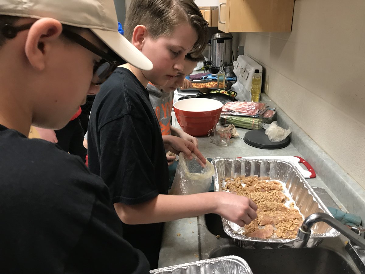PrincipalMsB_'s tweet photo. Fractions Experiential Learning - Kitchen Nightmares Summative! #SuccessforEveryStudent #mathtastesgood #explodeoutarecipe #8B @RyersonHeights @GEDSB https://t.co/9XHft9Sfzx