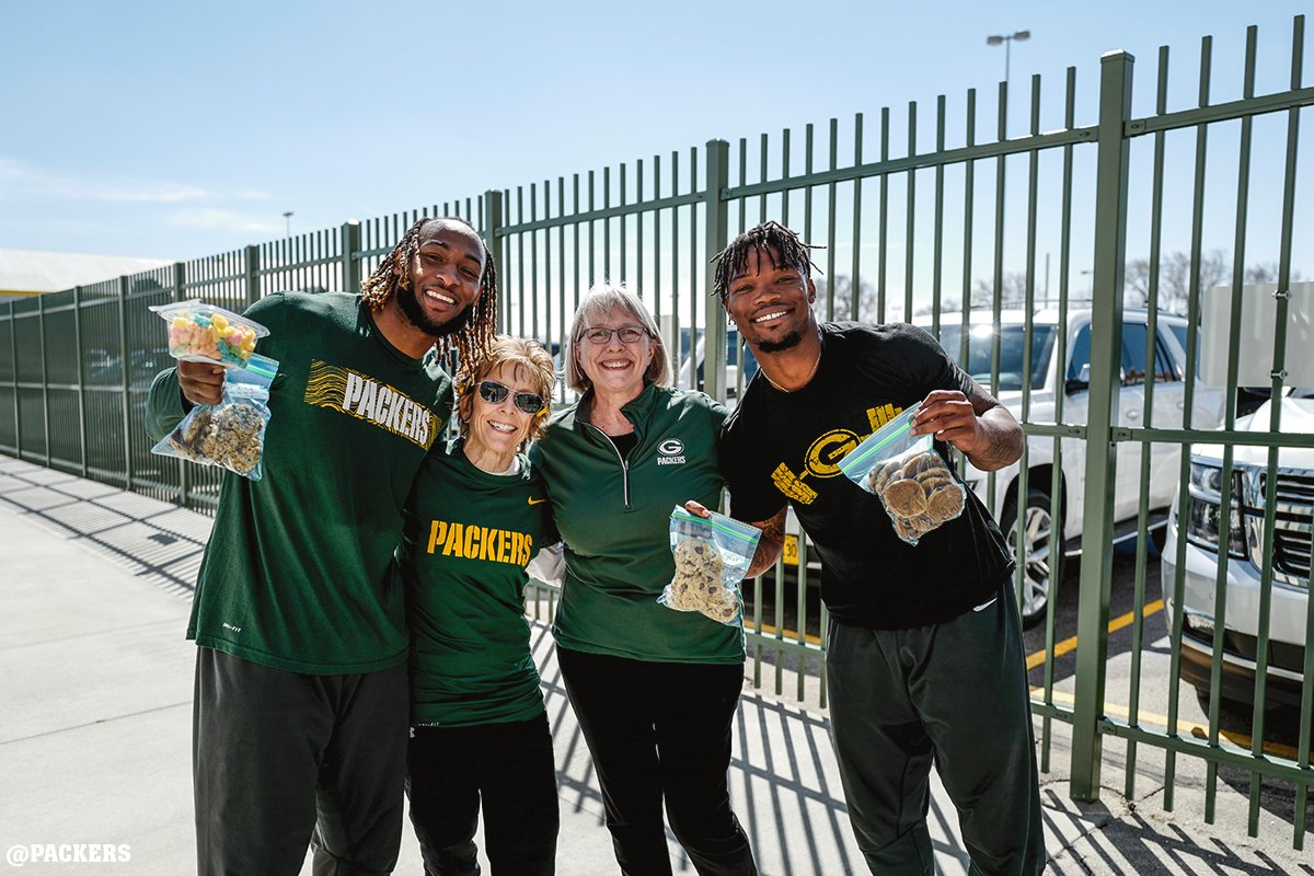 packers's tweet photo. Day 1 ✅

(we have the best fans! 🍪) https://t.co/ooayD7dnLT