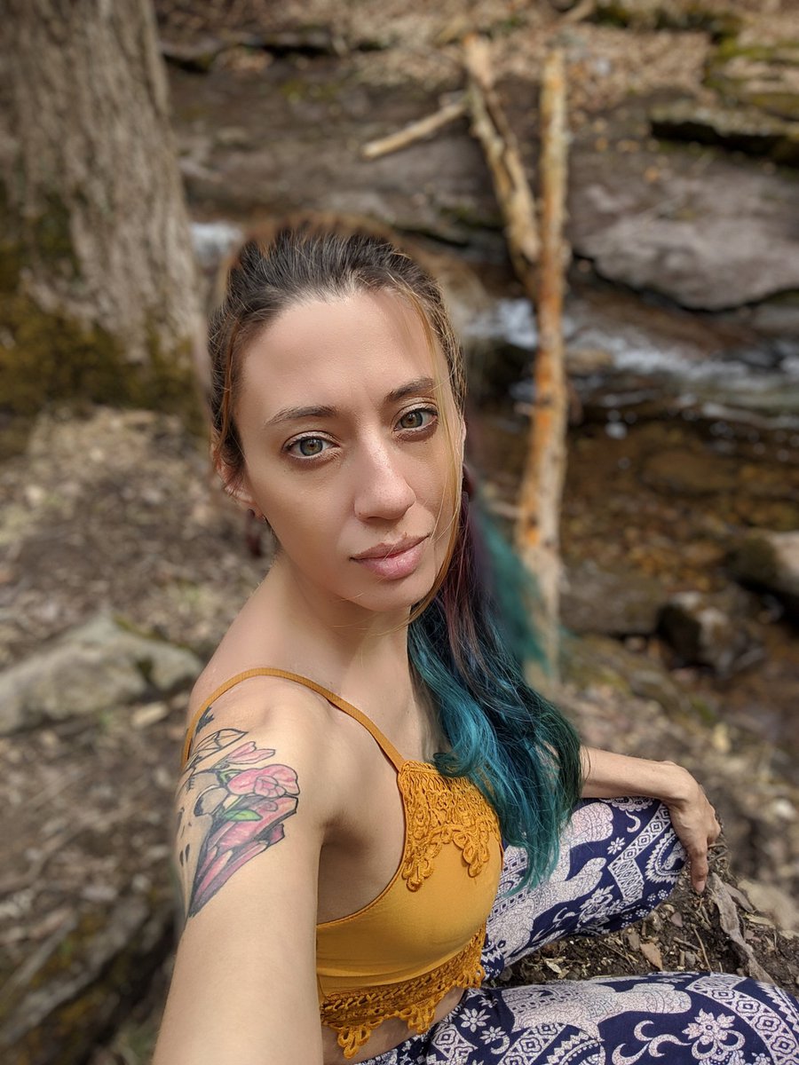 MycoWildling's tweet photo. Beautiful and grotesque and all the rest of that bug stuff
Bluffing your way into my mouth
Behind my teeth, reaching for my scars... I would offer you my pulse give you my breath
@anidifranco
#lovesongs #reallovesongs https://t.co/QMtx3xoRFb