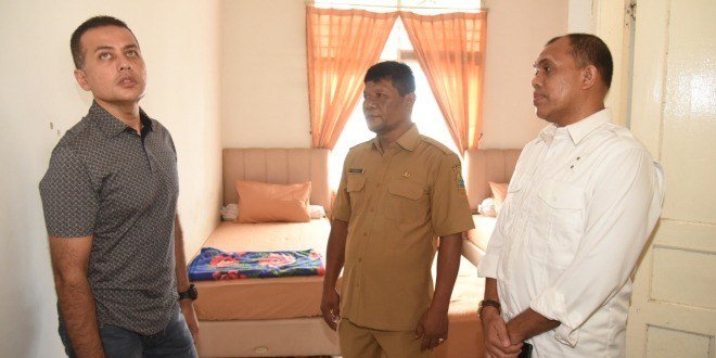 WaspadaOnline's tweet photo. Wagubsu: Kita Mau Efisiensi Keluarkan Anggaran https://t.co/aDsFVDkXRT https://t.co/Zbvt5mY0tw
