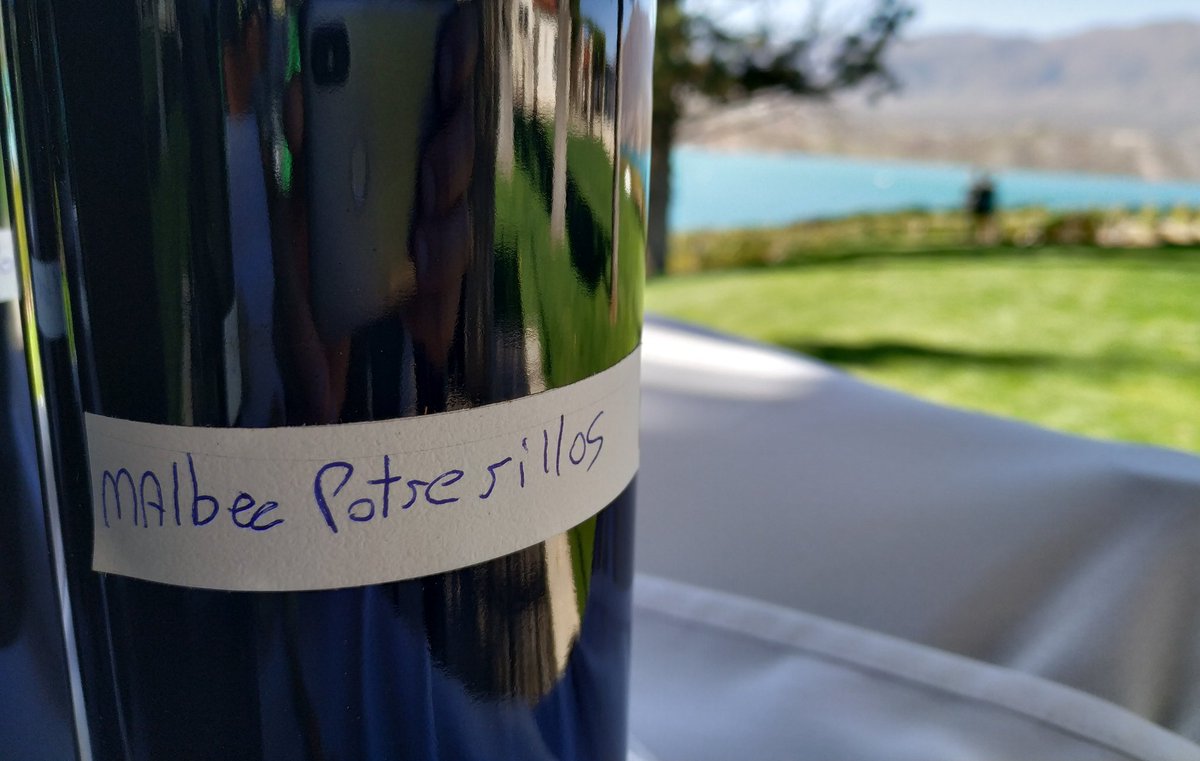 Aquí un adelanto...#Malbec #Potrerillos 🍷de nuestras #viñas junto al dique. #LujándeCuyo 
#Mendoza #Staphyle #VinoArgentino #Terroir 🍇🍷🇦🇷