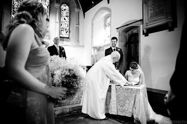 tonyhartphoto's tweet photo. Slightly late, but happy anniversary @tasmynn26! Hope you guys had a great day! .
.
.
.
.
#documentarywedding #bride #weddingphotojournalist #love #oxfordshirewedding #weddingphotography #wedding #momentjunkie #instawedding #weddingdress #destinationwedd… https://t.co/2bkCp0LYqy https://t.co/okfGxcrNpl