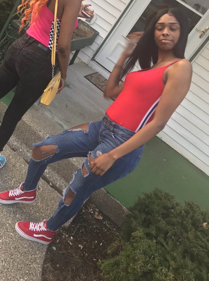 teedenisee's tweet photo. 💋 switxhed up the flow , but it’s still right 🥰🅱️ https://t.co/zOBf4p2YgU
