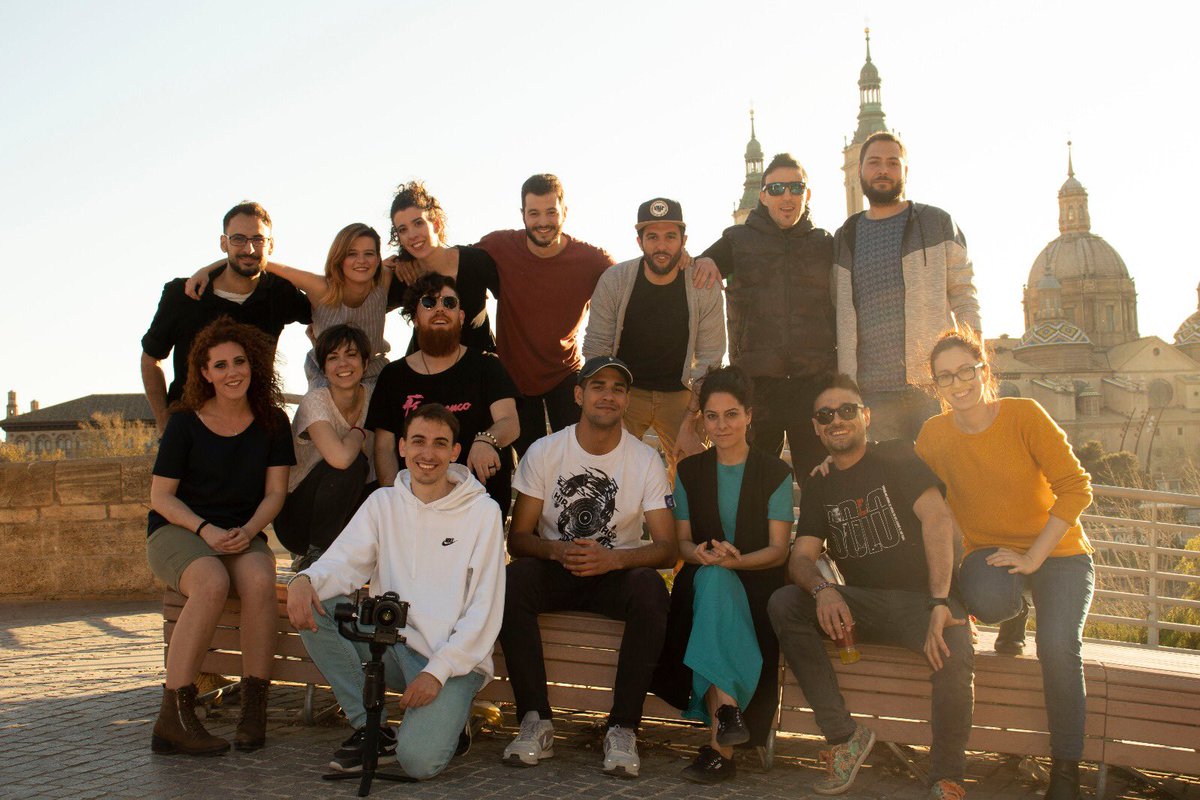 Flowmenco1's tweet photo. Team work!!
Entramos en la recta final de rodaje y está cogiendo un color especial...💜🎬 🎥
Pronto novedades
#ysepiró #flowmenco #Zaragoza #cansada #musica #videoclip #actriz  #rap #flamenco #fusion #Mujer #igualdaddegenero #RESPETO #mujeresempoderadas @Lauracontreras @EduXcess https://t.co/gB7HaMIEX7
