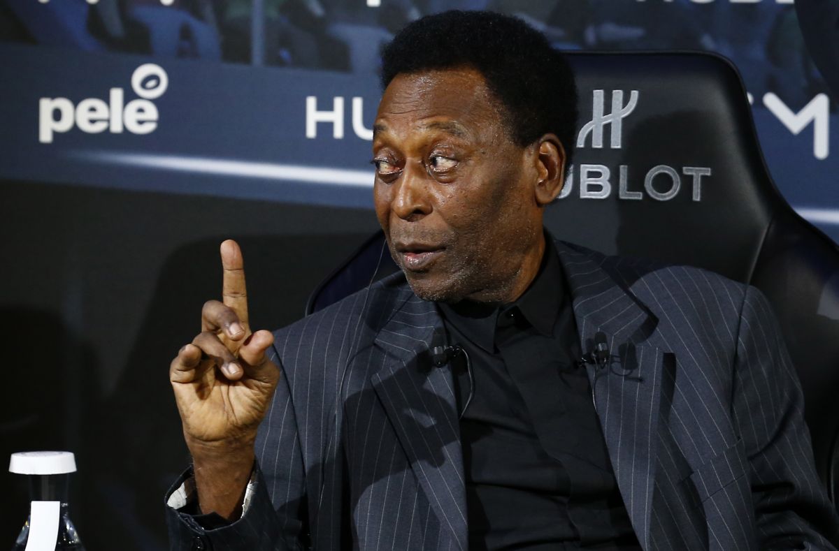 ptjornal's tweet photo. Pelé já recebeu alta e está pronto para voltar ao Brasil - https://t.co/33uB4rT1Il https://t.co/WLCB9h7EIg