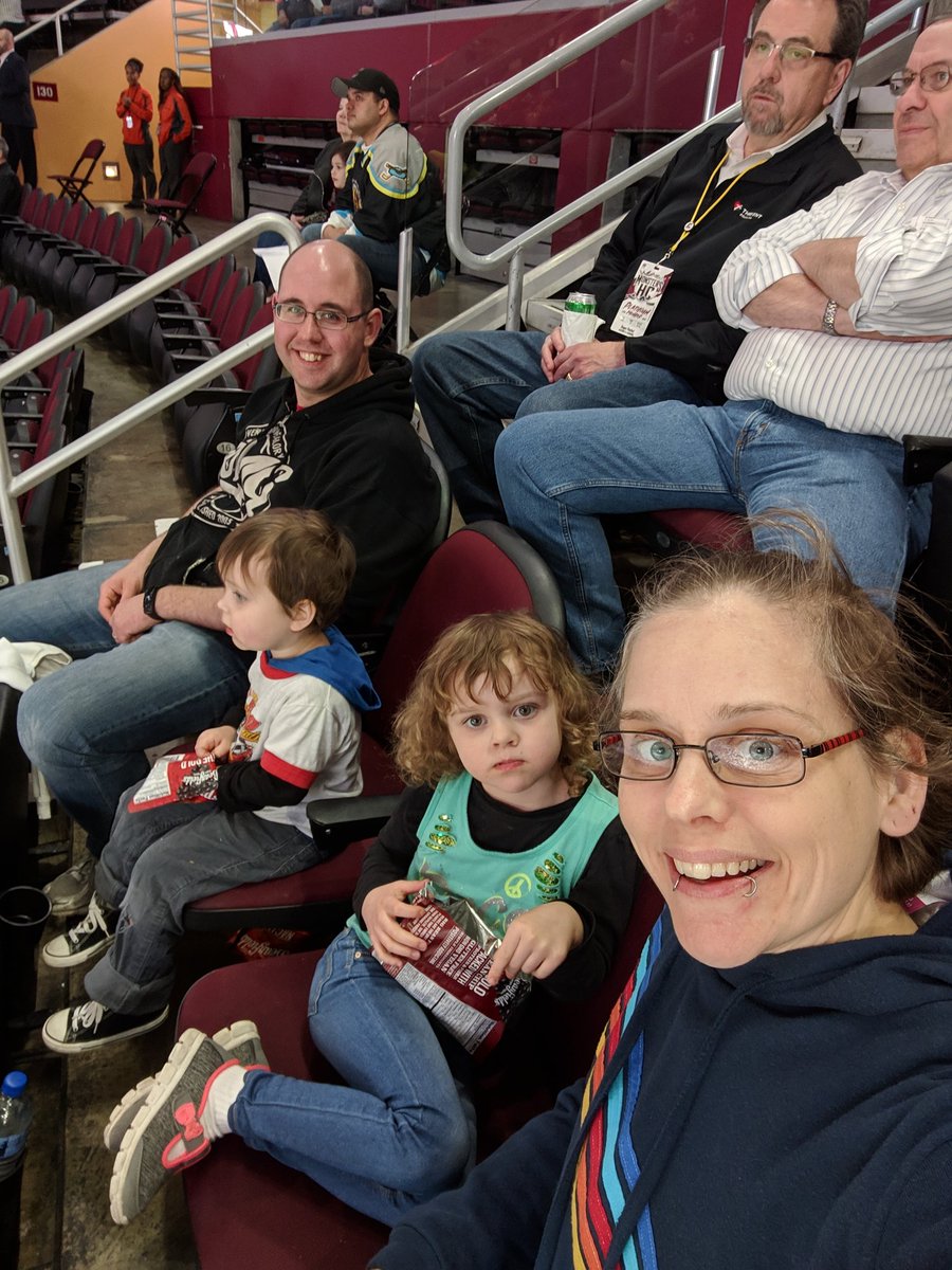dgbFitStar13's tweet photo. #Clevand #Monstershockey #familytime #ourfirstgame #quickenloansarena  having fun at the game tonight! @TheQArena https://t.co/jBLzU4NhhE