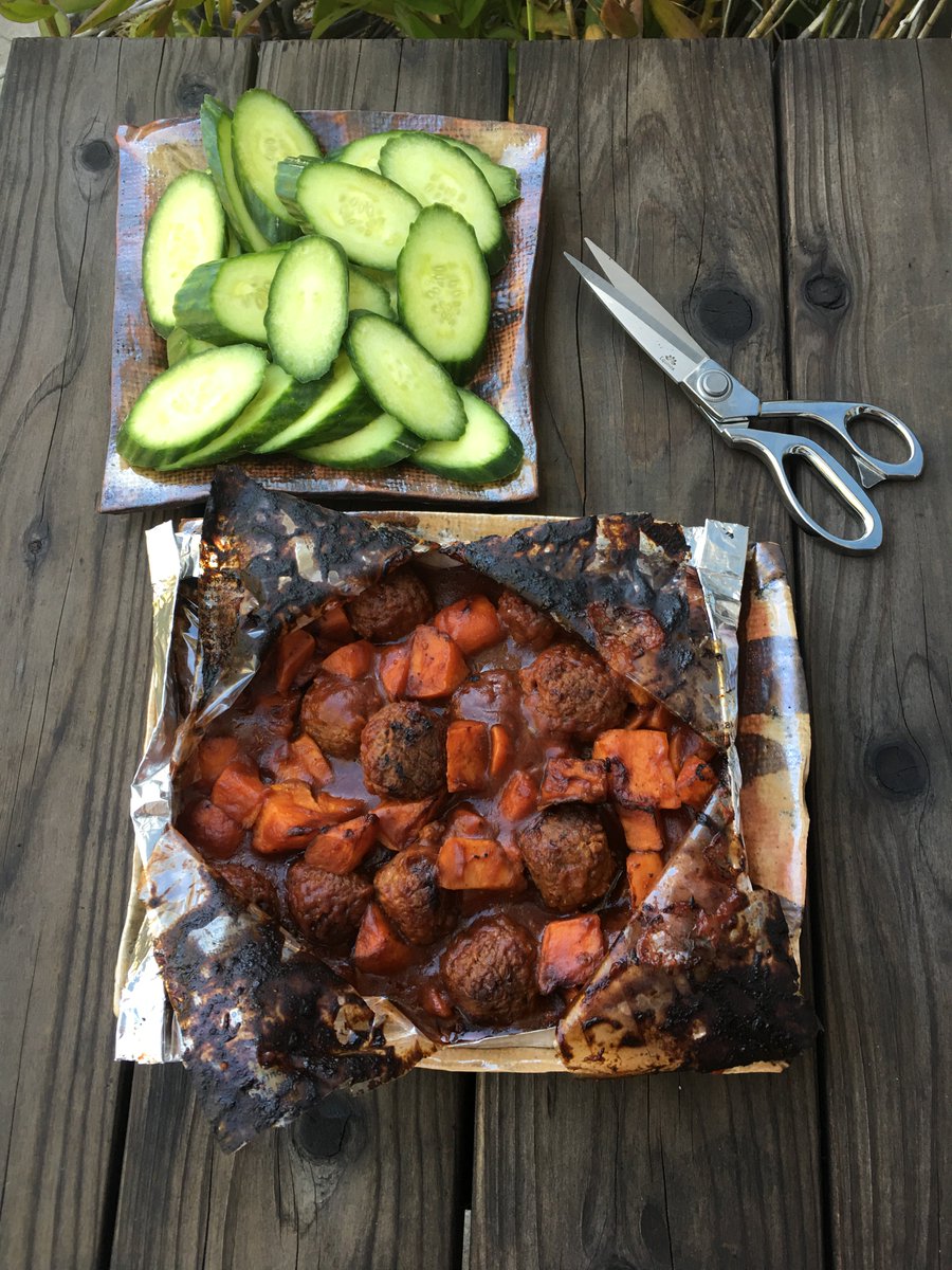 DinnerIsDone's tweet image. BBQ Meatballs!  #Recipe #RecipeOfTheDay #CookingTricks #ReadyChefGoBags