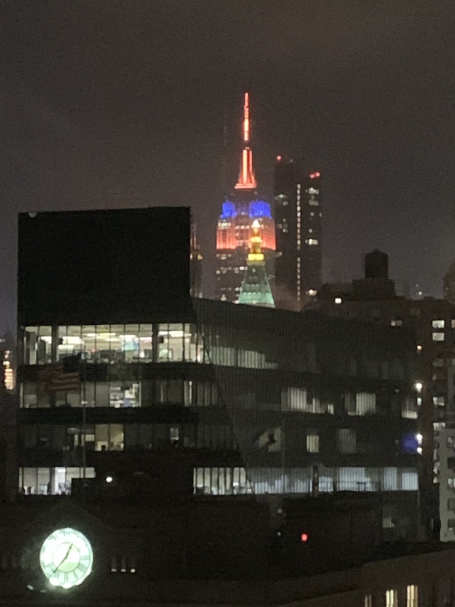 The Empire State Building honors the national champion ‘Hoos tonight. How cool. Wahoowa. <a href="/UVA/">UVA</a> <a href="/UVABasketball/">Virginia Basketball</a>