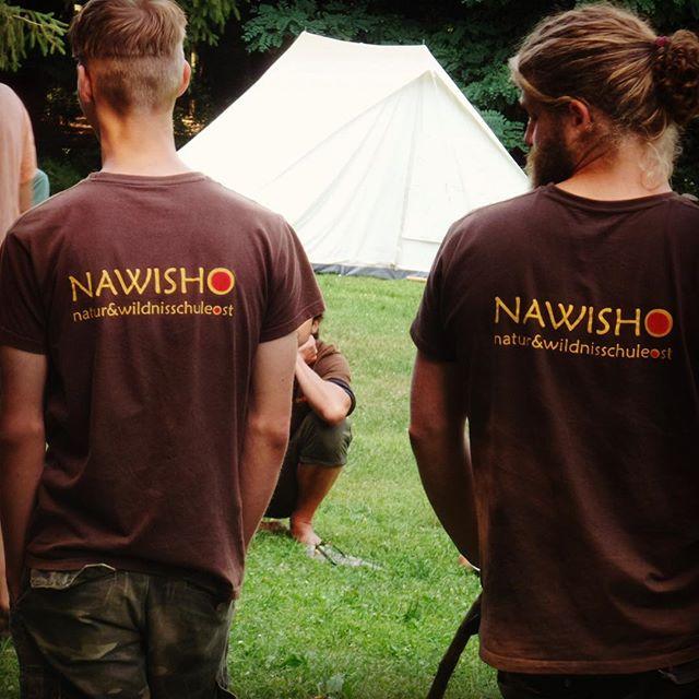 Nawisho's tweet photo. Proud to be part of the family ...
.
Es berührt mich sehr, zu sehen, mit welchem Stolz und welcher Freude und Verbundenheit das Nawisho-Team seine Zugehörigkeit zeigt und lebt!
.
Das ist so ein Geschenk und ich bin unendlich dankbar.
.
Auch hier ergeben … https://t.co/d2VHpHxvuA https://t.co/mFAk20vd2K