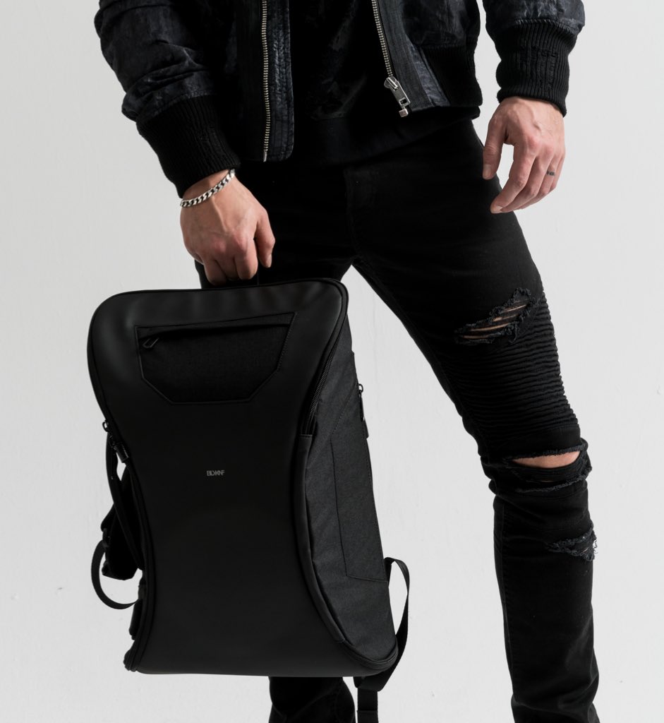 blkknf's tweet image. How you carry is just as important as what you carry. #Minimal &amp;amp; versatile, you’ll fall in love with the perfect balance of function and #design of the M-1 #bag. #PreOrder pledge today 👉 bit.ly/blkknf-cs #backpack #fashion #menstyle #Entrepreneurial #crowdfunding #donate
