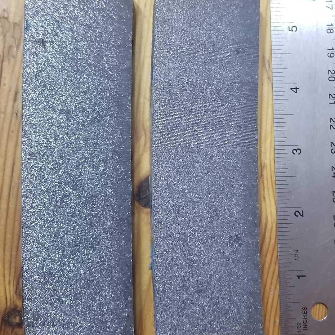 KnifeUsa's tweet photo. Speckled aluminum knife scales.

$18 with PayPal.  Message to buy. Price includes shipping to the continental US

Length: 5.375"
Width: 1.625"
Thickness: 0.5"

Aluminum shavings encased in epoxy resin

#Blacksmith #blacksmithshop #blacksmithartist #blacksmithingtools https://t.co/wlw1RGkVo3
