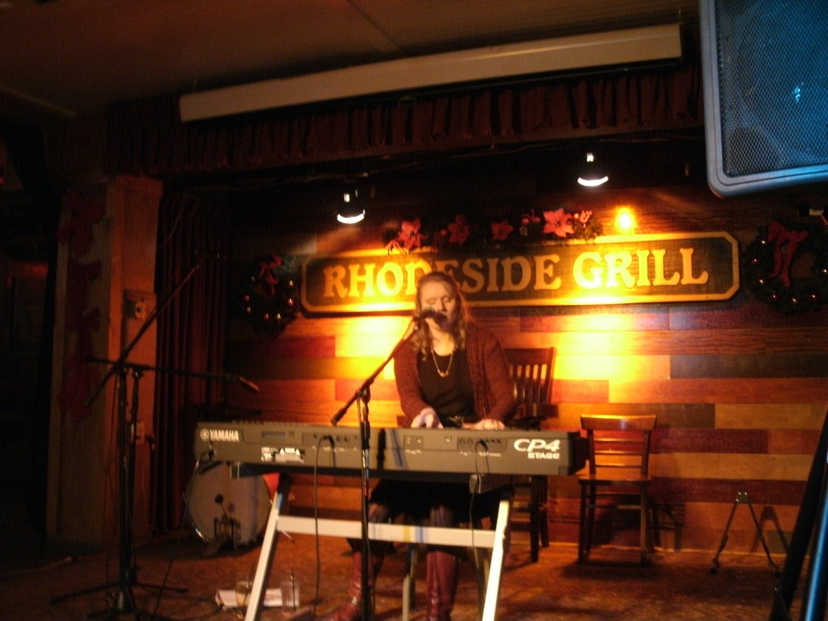 HeatherGEvans's tweet photo. Returning as the #FeaturedArtist @RhodesideGrill in Arlington, VA. April 10th at 10 pm. #freeshow #indiepop #folk #seeyouthere https://t.co/QwBYsZG2UQ