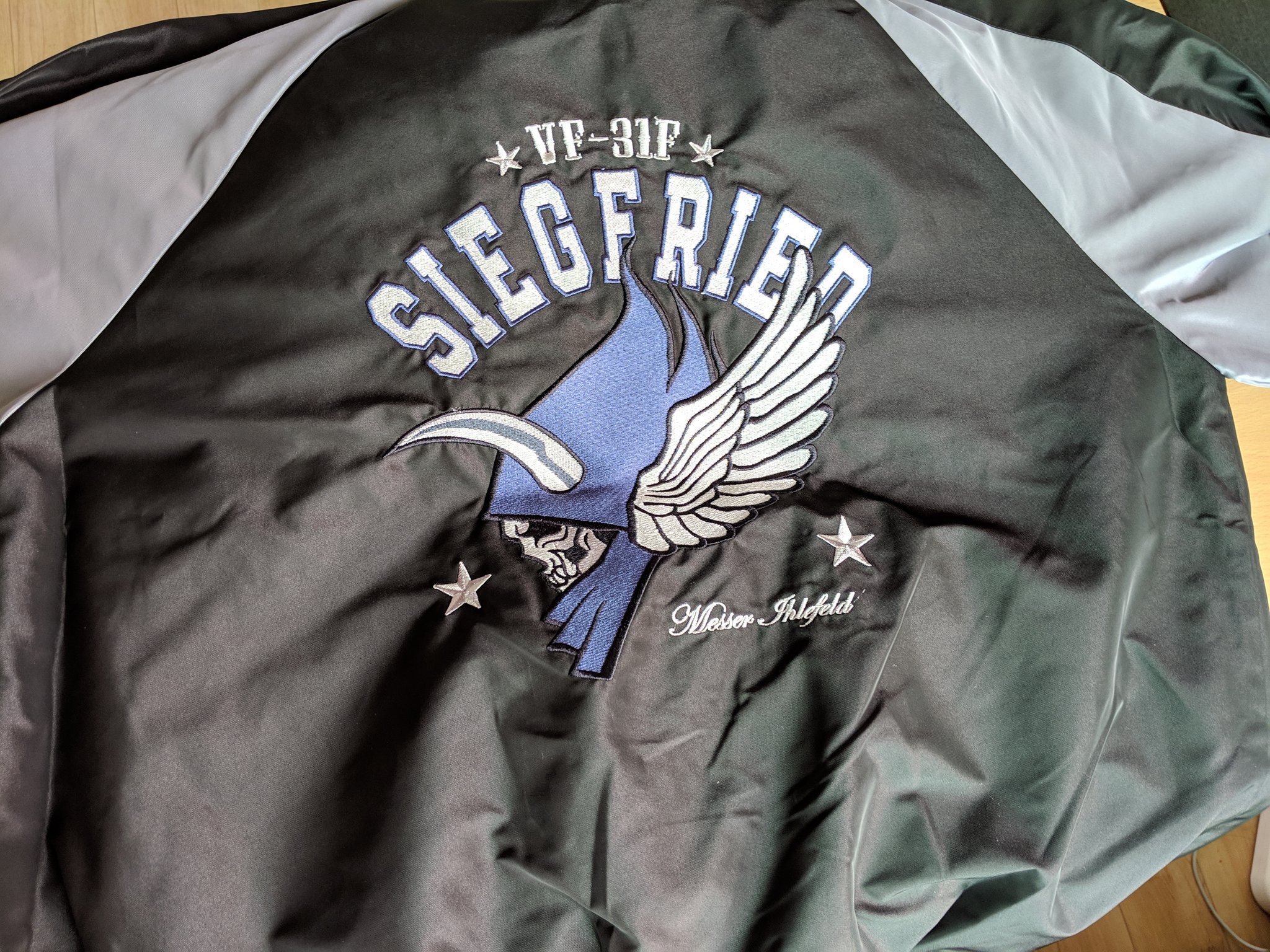 マクロスΔ メッサー スカジャン