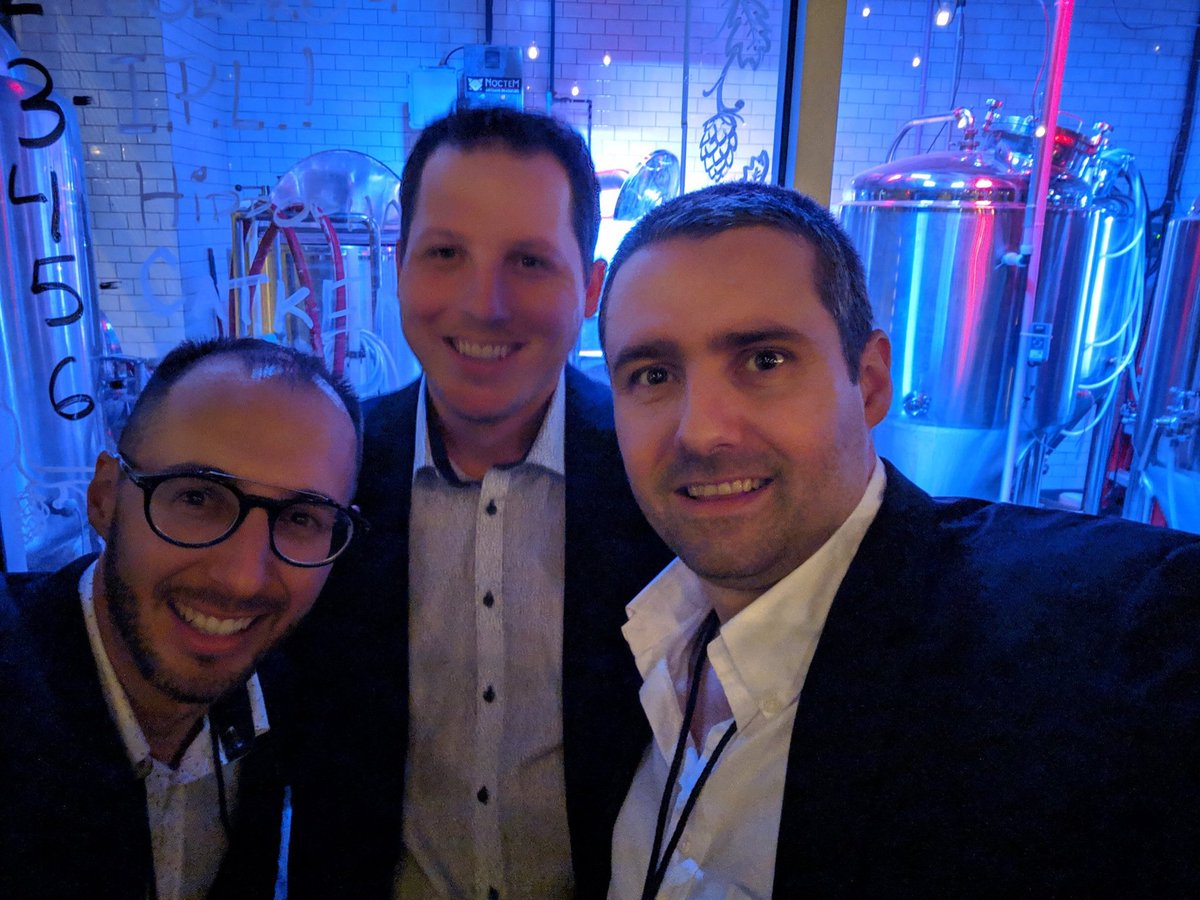 Et c’est ainsi que #dcentriq se termine. Au Noctem pour célébrer la fin de cette première édition forte en contenu de qualité.  Merci <a href="/francisnadeau_/">Francis Nadeau</a> <a href="/ManuelBadel/">Manuel Badel</a> <a href="/DardanIsufi/">Dardan Isufi</a> <a href="/saifedean/">Saifedean Ammous</a> <a href="/aubetony/">Tony Aubé</a> <a href="/CepnikMaciej/">Maciej Cepnik 🇵🇱 🇲🇽 🇨🇦</a> pour vos présentations.