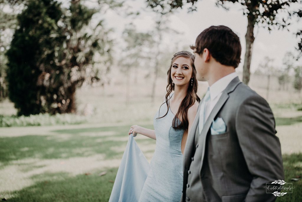 claudiaff_'s tweet photo. God how did I get so lucky 💙 https://t.co/JeZKovhxJN