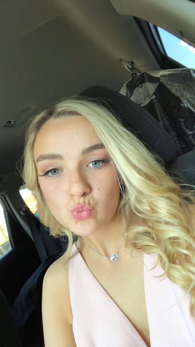 emilysutton06's tweet photo. Pretty in pink https://t.co/3v3sv7KvKF