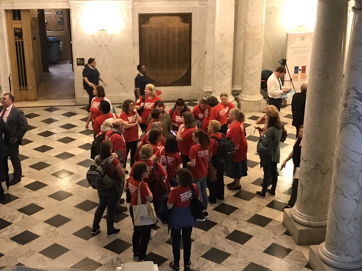 sersmith1's tweet photo. During a break on #MDPolitics #sinedie. In case you wondered if @MomsDemand is still here. Pass #hb786 #sb737 background checks on long guns. https://t.co/eGSPdotZFu