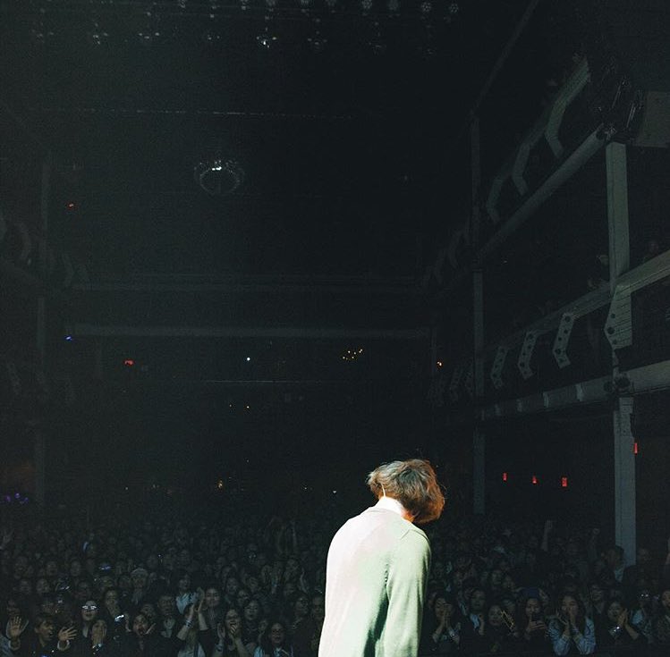 icaruswalksnet's tweet photo. yoshiflower Instagram:
lil bb learned to fly last night !!
boston ur next
📸 dylanpea on Instagram
#YoshiFlower #epikhigh2019tour #EPIKHIGH https://t.co/bJhMuHfETq