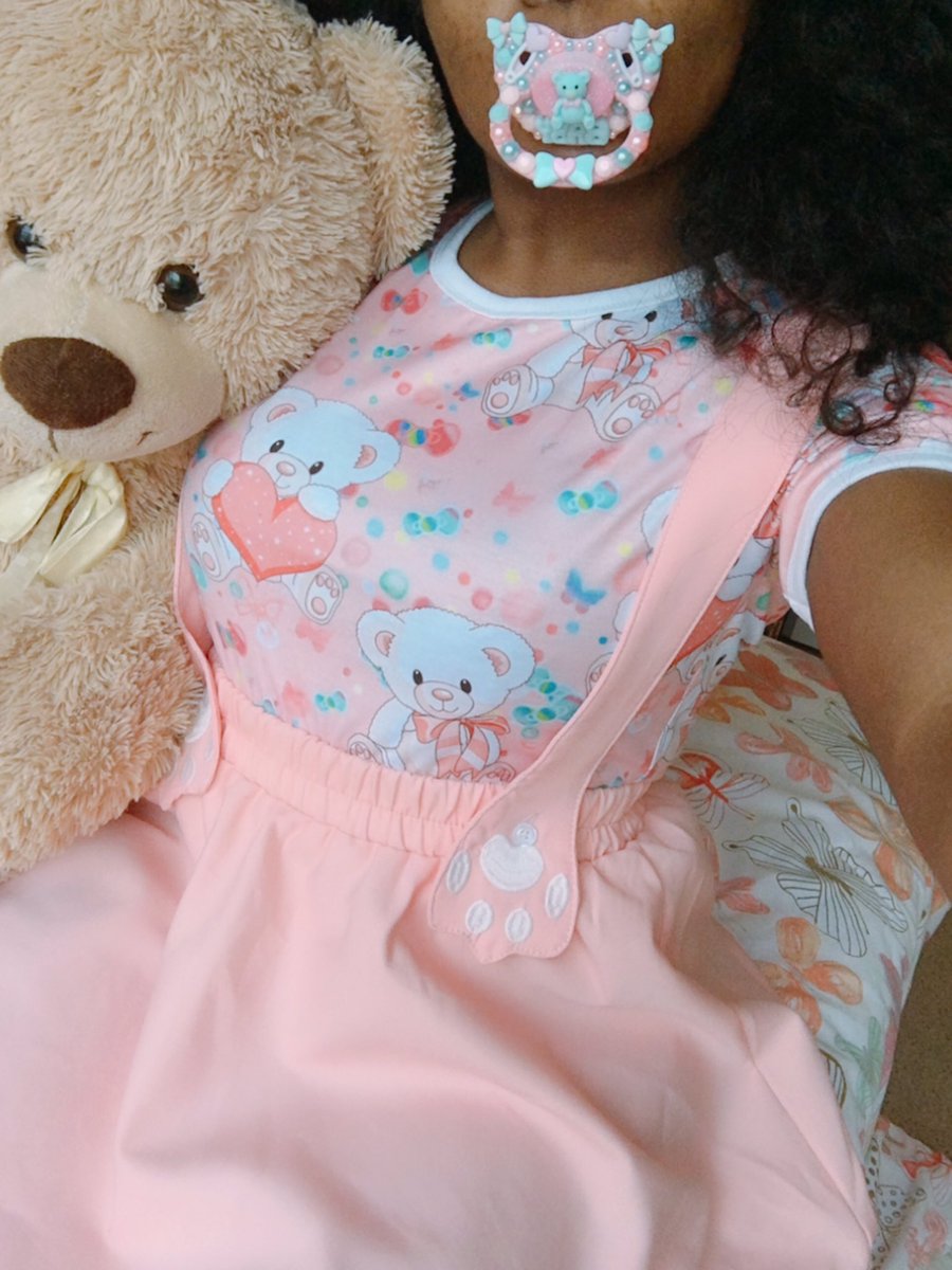 elisebrown147's tweet photo. I’m such a little peachy princess 🍑
🌸
🍑 Onesie and Paci are from: @IttyLittles 🍑
🌸
#abdlcommunity #abdllifestyle #abdlgirls #abdlgirl #littlespace #ddlgprincess #ddlgcommunity #ddlg #ageplay #adultbabygirl #adultbabydiaperlover #adultbaby #abdl https://t.co/WKjW0YNfwt