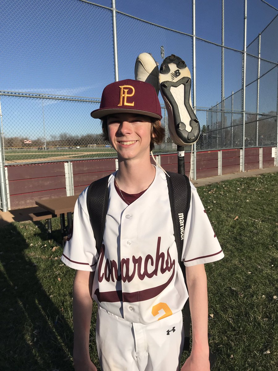 lisav7098's tweet photo. This kid had his high school pitching debut today and did a great job!  His smile says it all- the got their first WIN today!  #positiveenergy #monarchbaseball⚾️ https://t.co/h459WFxInP