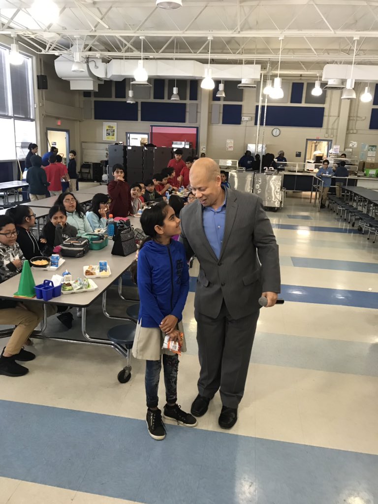 SuttonES_HISD's tweet photo. Students were eager to share test taking strategies during lunch. They’ve worked hard all year long and ready to tackle the STAAR. #goingforthegold #suttonrocks https://t.co/j2SZN4DvcI
