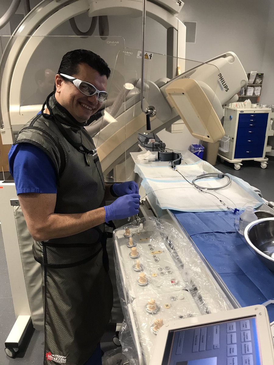 First Evolve procedure in the world on the 10 year anniversary of the first implanted Surpass. Happy to host Ajay Wakhloo for this historic moment! Impressive device!! #evolveFDS