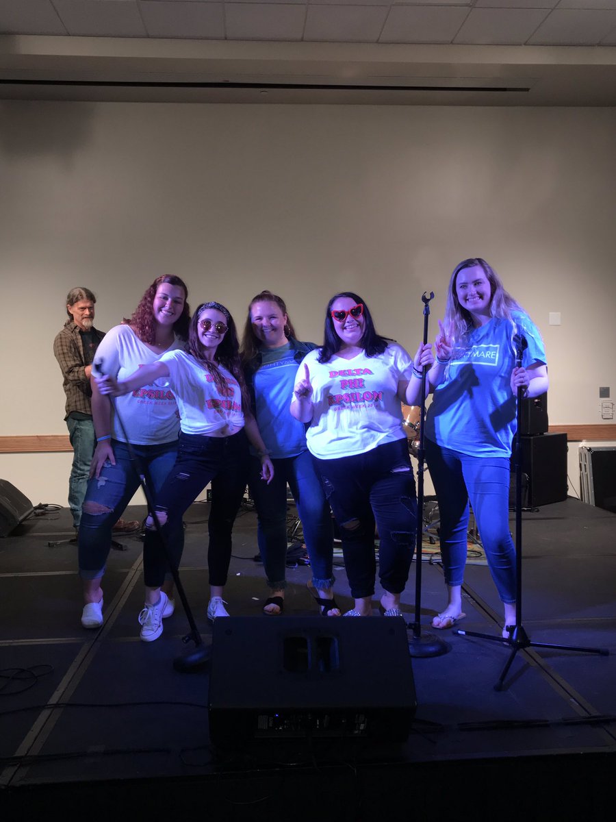 we 💜 greek week!!

-3rd place in tug-o-war
-1st place in karaoke!!