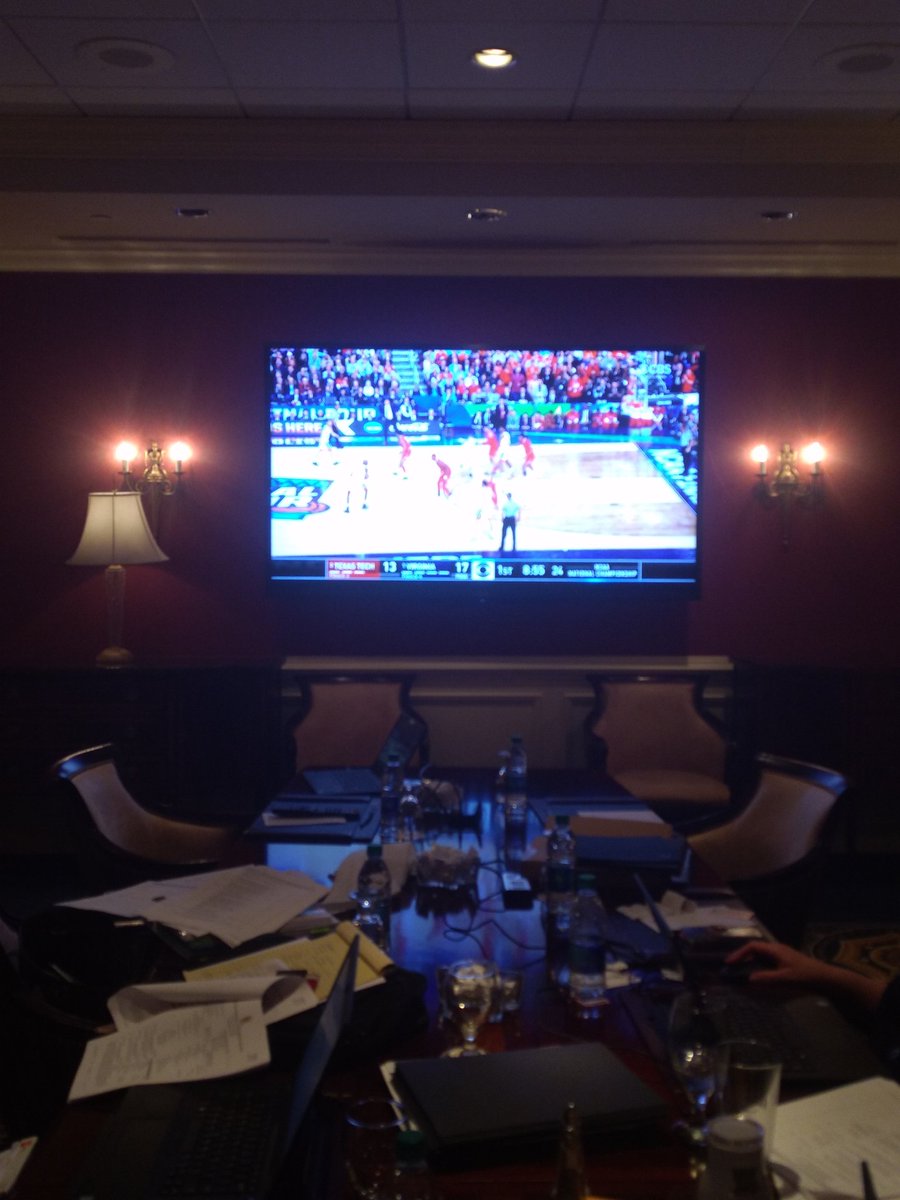 LaLaJeanClark's tweet image. When you have to work and the National Championship is on, you make the best of it....Right @thejamiedodd? #90InchScreen #SufferingThrough #WorkingHard