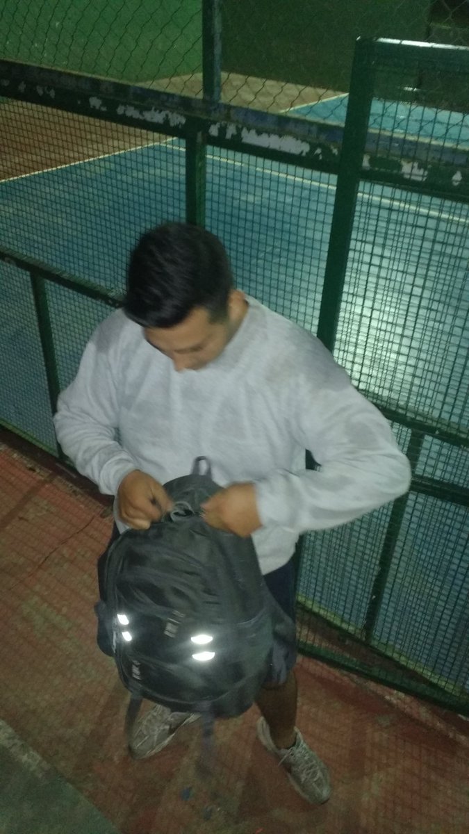 PedroCeballos18's tweet photo. Su deporte no es sólo tomar cerveza. Jugar al paddel también @Augustopre https://t.co/xIaaWIGr3M
