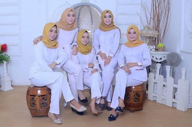 .
#Repost @silviapadilarosada
• • •
Tugas suci mu sebagai penyelamat wanita dimayapada..
.
.
Partner 🔥
@polritni_tenagamedishits
.
@tenaga_medis_idaman

#bidanperawatcantik
#bidan #perawat
#bidanperawatrepost🤗 bit.ly/2WVgzyR