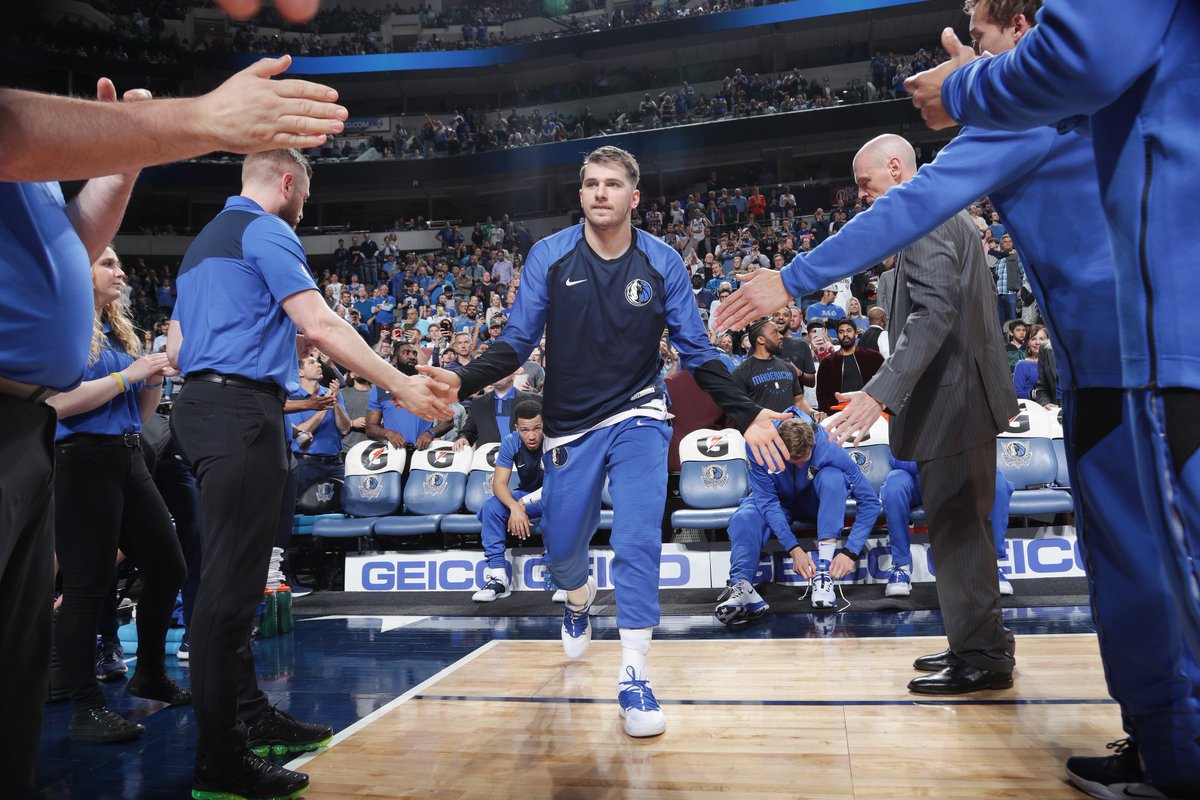 Luka Doncic is younger than 8 of the 10 starters in tonight's #NationalChampionship. 👀 (per <a href="/MikeSirois/">SIROIS</a>)