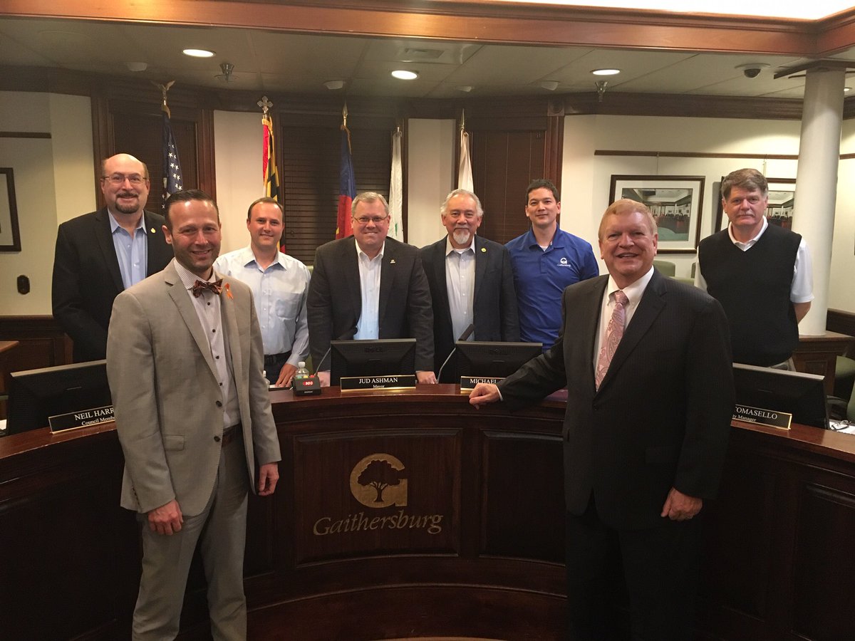 MarylandDOT's tweet image. Tonight, @MDSHA Administrator Greg Slater and @MDOTNews Secretary Pete K. Rahn presented plans and heard feedback from Gaithersburg officials about the I-495/I-270 P3 program. The group discussed congestion relief and other transportation improvements. #TrafficReliefPlan