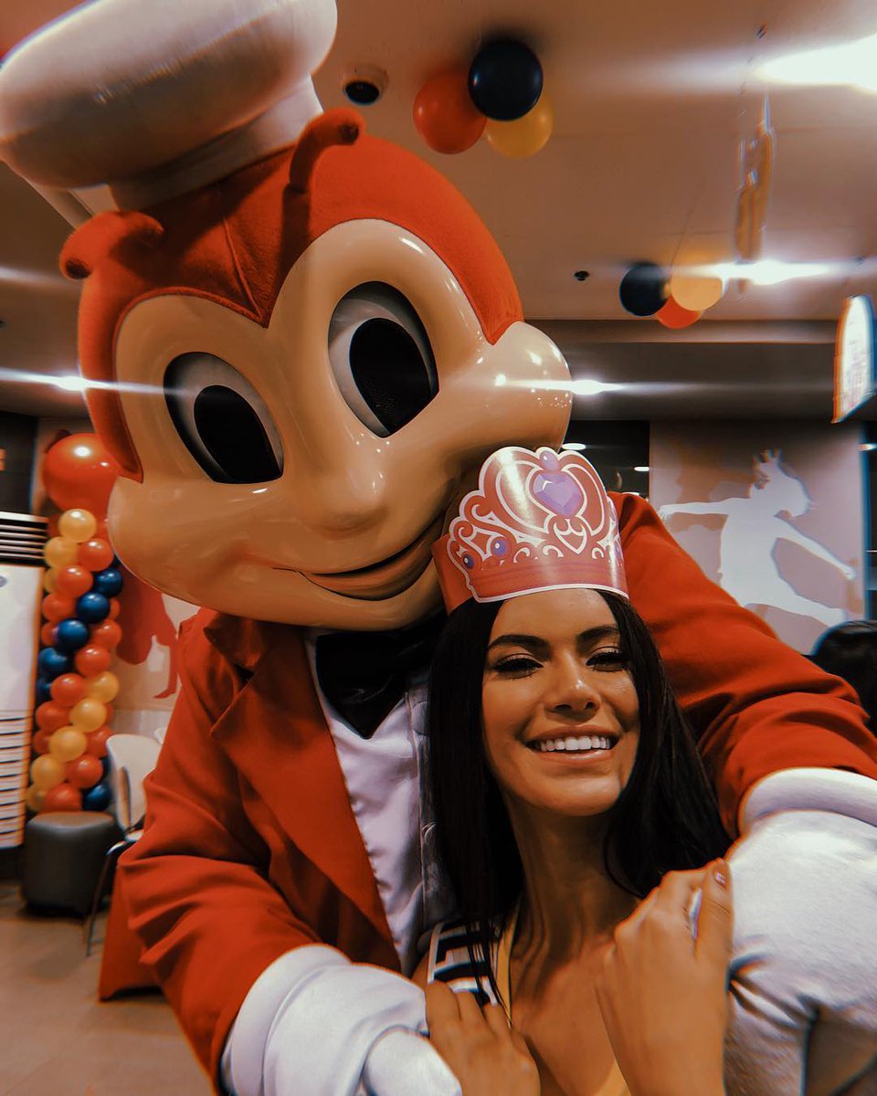 I don’t remember the last time i had jollibee. But I do remember one of the first few times my mother brought me there whenever I excelled in school. Very Nostalgic! Thankyou @jollibee for the lunch treat #experiencearaneta