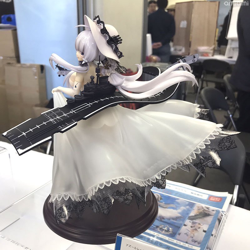 Illustrious 1/8 scale figure from 