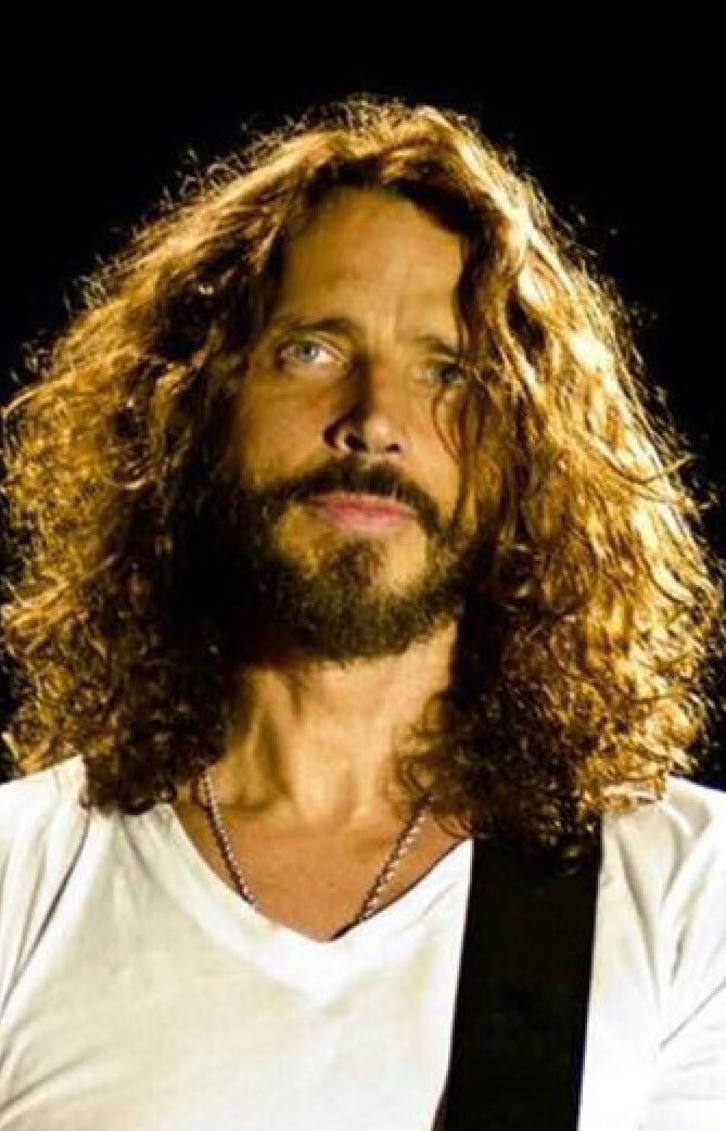 robreyene's tweet image. If you're free you'll never see the walls.
If your head is clear you'll never free fall.
If you're right you'll never fear the wrong.
If your head is high you'll never fear at all #Exploder ❤️ #ForeverLoved #ForeverMissed 🌹