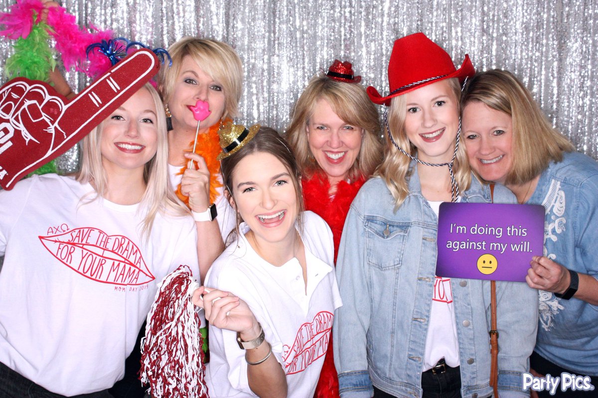 OKPartyPics's tweet image. Mom’s Weekend was AMAZING! 😍
Keep an eye out for your sorority or fraternity over the next few weeks!

✨ @OU_AXO ✨