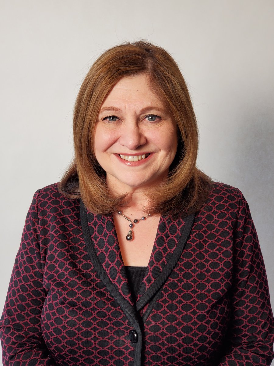 CBData's tweet image. Attended Million Dollar Woman Summit last week.  Spectacular event! Samsung took head shots.  Thank you Samsung! “#SamsungNEXT #withGalaxy