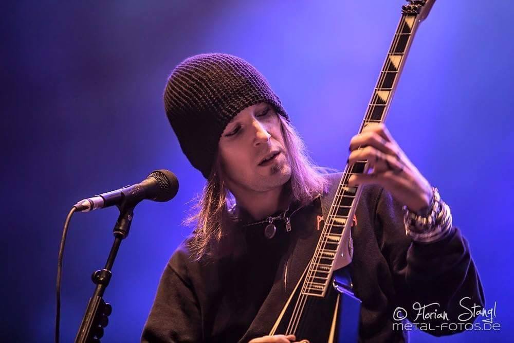 Happy Birthday to this Wildchild Alexi Laiho.    my fave guitarists 