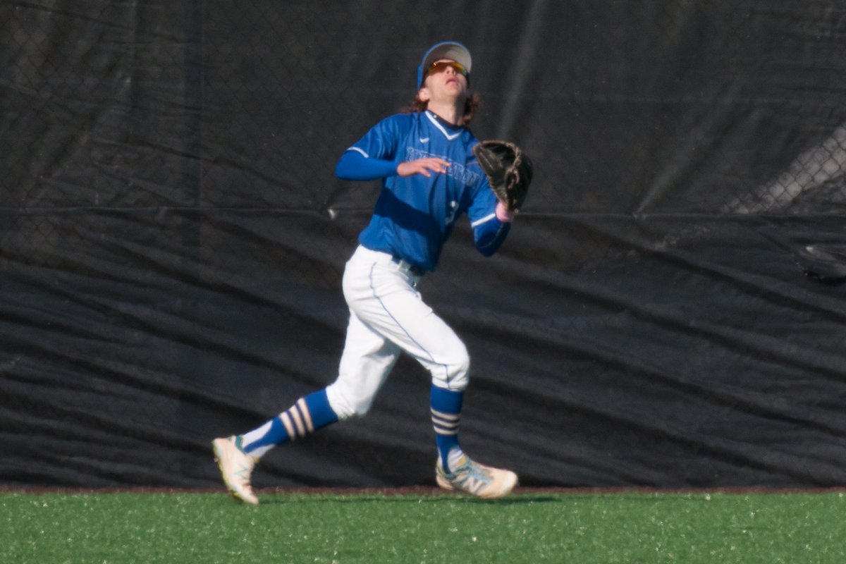 HamCollBaseball's tweet photo. #MeetTheTeamMonday Soph. OF Joe Suski. Joe is from Avon, CT and majors in Math and Economics. Joe is an avid Fortnite player and a fitness junkie. #Backourblue #YourContinentals https://t.co/FPoXoGbWP9